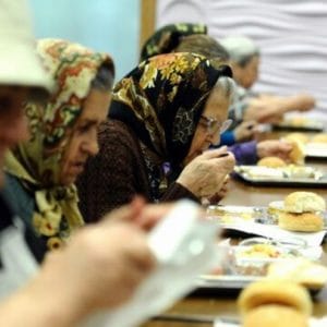 „O şansă caldă”: 700 de pachete cu ajutoare pentru oamenii nevoiaşi