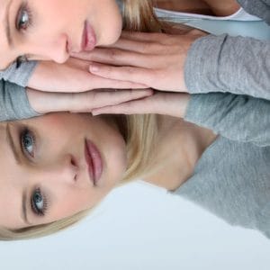 Păşeşte astăzi în afara ta şi încearcă să fii tu celălalt om