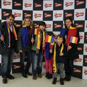 Steguleţe tricolore şi carduri speciale de autografe pentru suporterii de la Fed Cup