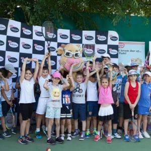 Demonstraţie de tenis şi multe surprize dulci pentru cei mici la Dr. Oetker Junior Trophy