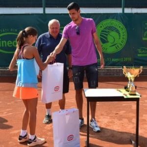 Victor Hănescu, la trofeul ce îi poartă numele: Mă regăsesc în aceşti copii