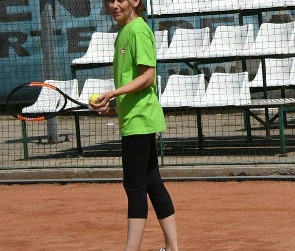 Cum pot fi îmbunătățite performanțele în tenis prin terapie și mental coaching﻿