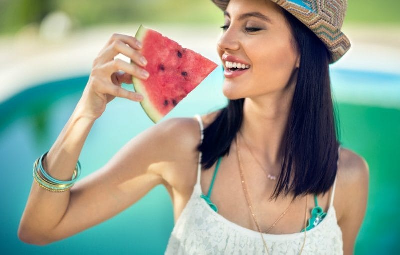 Vara este perioada ideala pentru a-ti subtia talia si a pierde in greutatea fara a tine o dieta stricta.