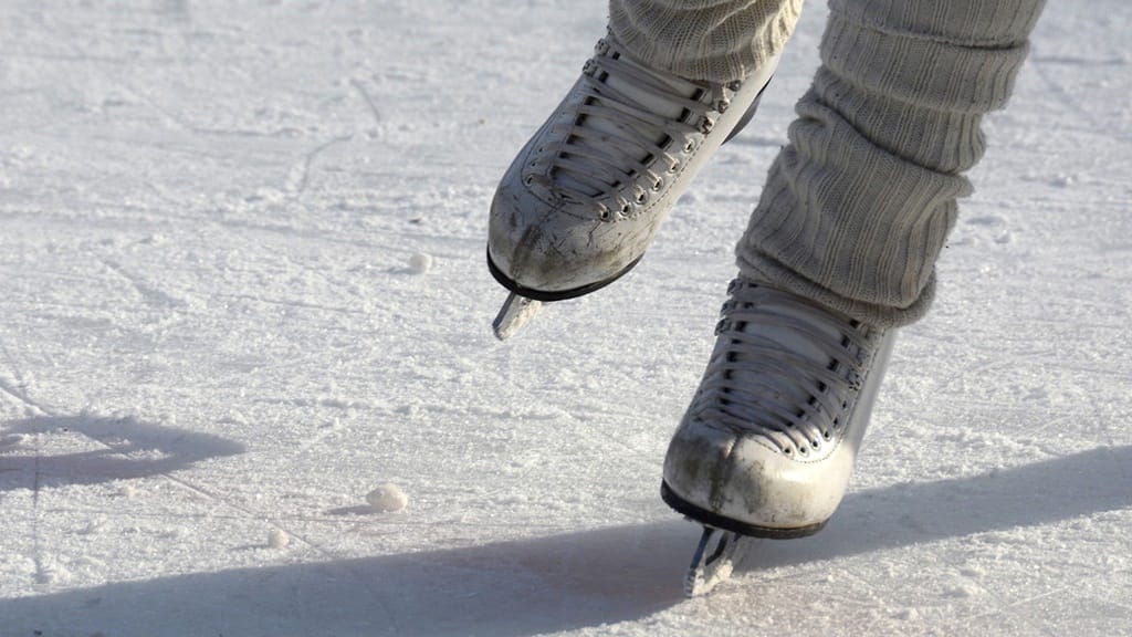 Sezonul distracției la patinoar