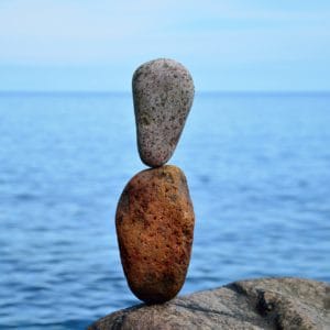 Balanța echilibrului … în tăcere