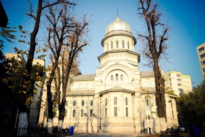 Doi preoti si doi diaconi din Bucuresti, depistati cu coronavirus!