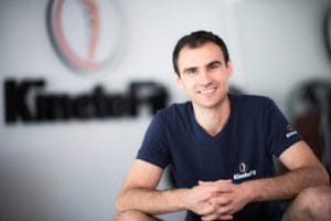 După ce şi-a transferat 10% din activitate în mediul online pe perioada crizei, Centrul de kinetoterapie KinetoFit se redeschide începând cu 15 mai