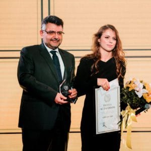Interviu cu campioana mondială şi tripla campioană europeană la haltere, Loredana Toma, laureată a Galei Trofeelor Alexandrion: «De fiecare dată când urc pe scena Trofeelor Alexandrion, am ȋn gând că vreau să revin şi anul următor, să rămân ȋn topul celor mai buni sportivi din România»