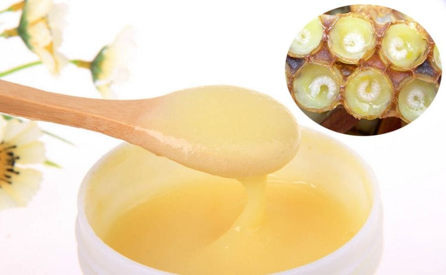 Natura la tine acasa. Retete inovatoare ce intineresc pielea prin produse apicole