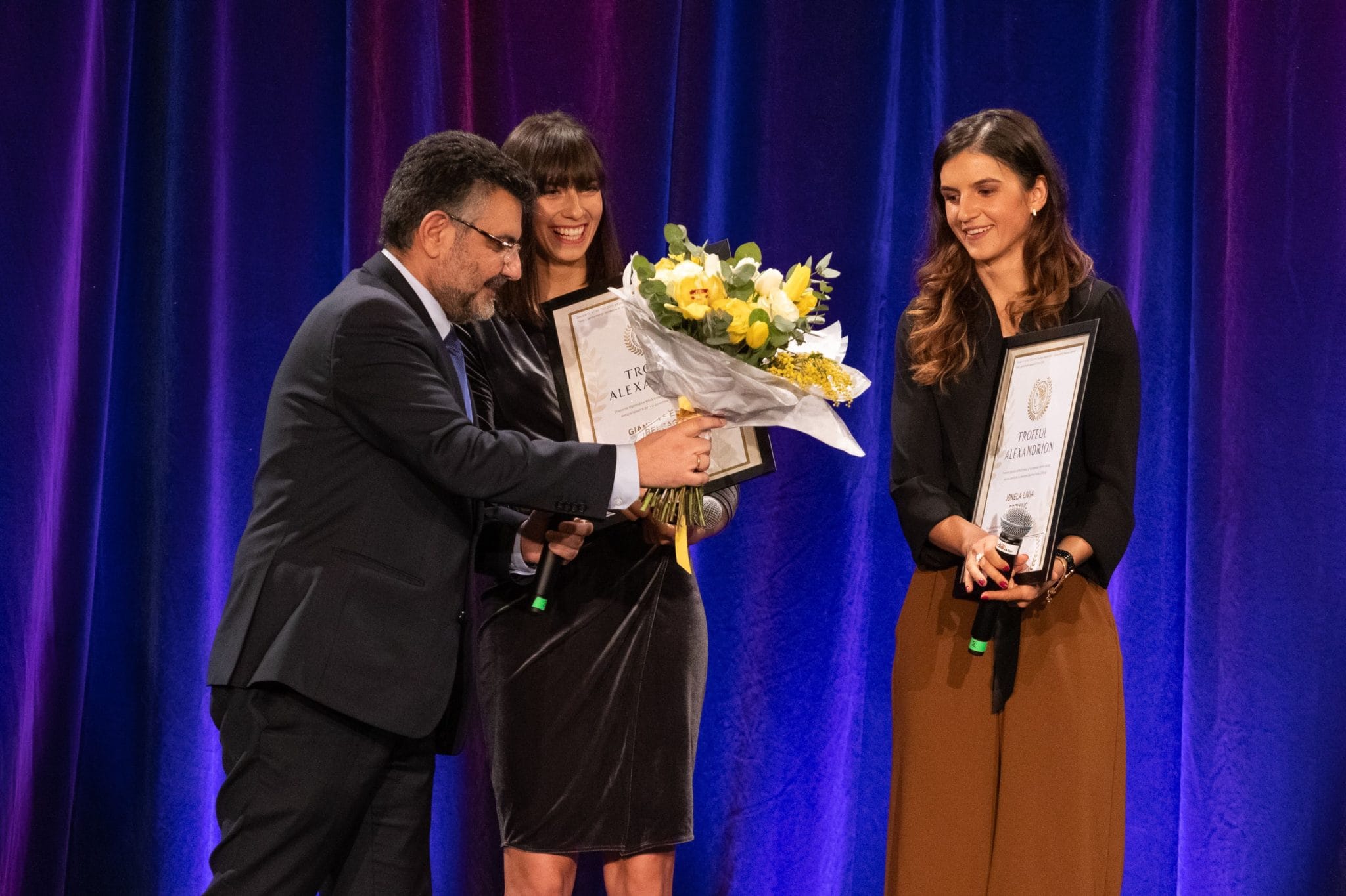 Interviu cu campioanele mondiale la canotaj, dublu vasle, Gianina Beleagă şi Ionela Cozmiuc, premiate la Gala Trofeelor Alexandrion: «Sperăm să se organizeze Campionatul European din toamnă şi să simţim din nou adrenalina concursului»