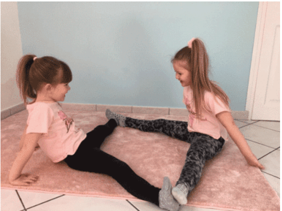 EXERCIȚII AMUZANTE DE STRETCHING PENTRU COPII