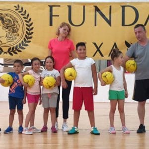 Fundaţia Alexandrion ȋncurajează şi susţine practicarea sportului, oferind mingi pentru antrenamentele de volei