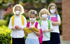 Prima zi de școală începe cu incertitudini și temeri. Cum le putem depăși apeland la remediile florale Bach