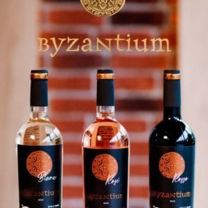 Gama de vinuri Byzantium, produsă de Crama THE ICONIC ESTATE, își dezvăluie noua identitate vizuală: eleganță, glorie, mister