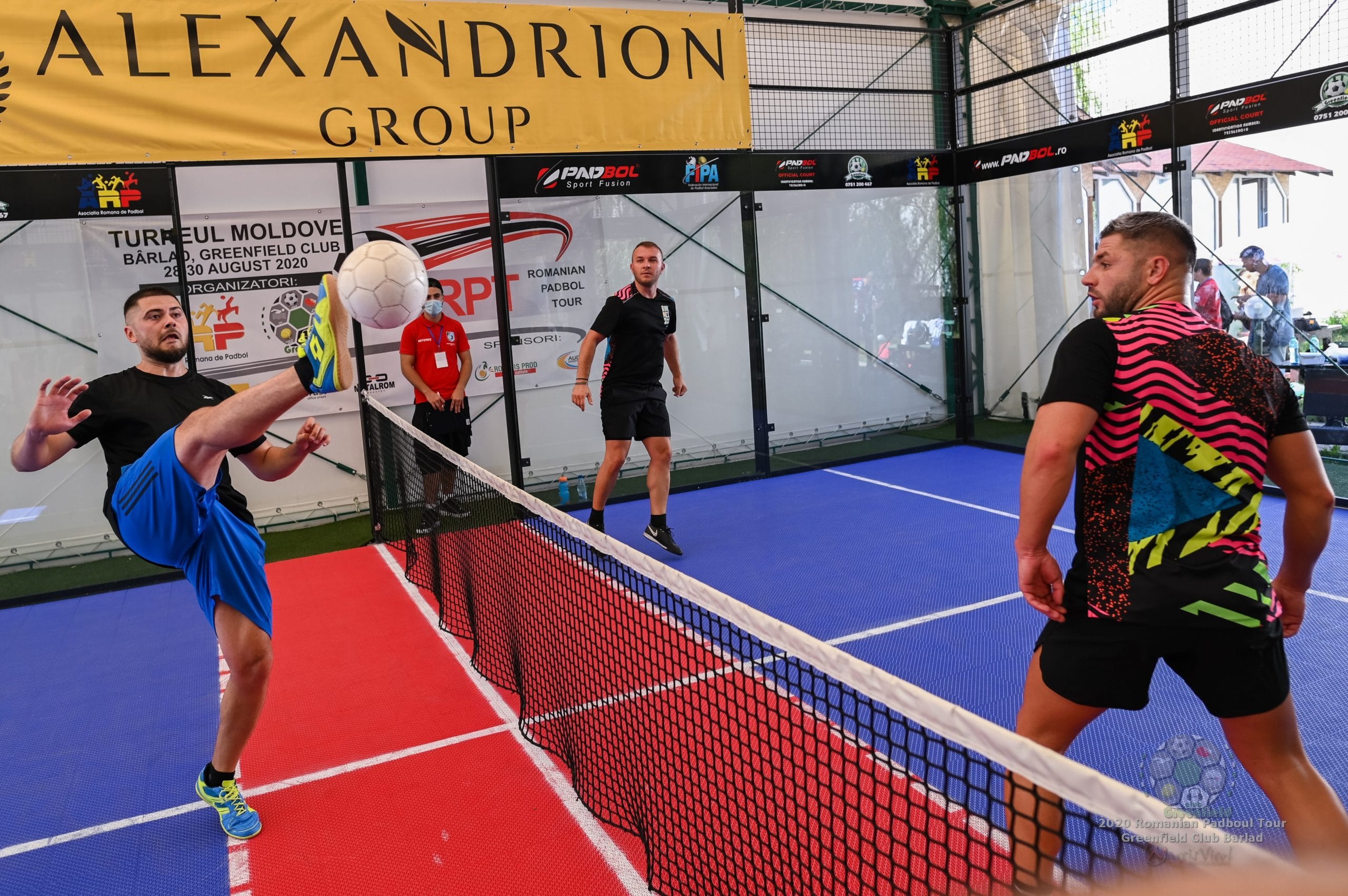 Padbol, sportul-spectacol susținut de Fundația Alexandrion, la mare căutare pe timp de pandemie!
