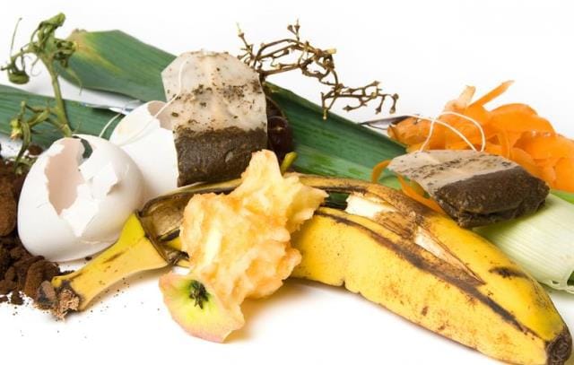 Decembrie, luna risipei alimentare? De ce să eviți să arunci mâncarea