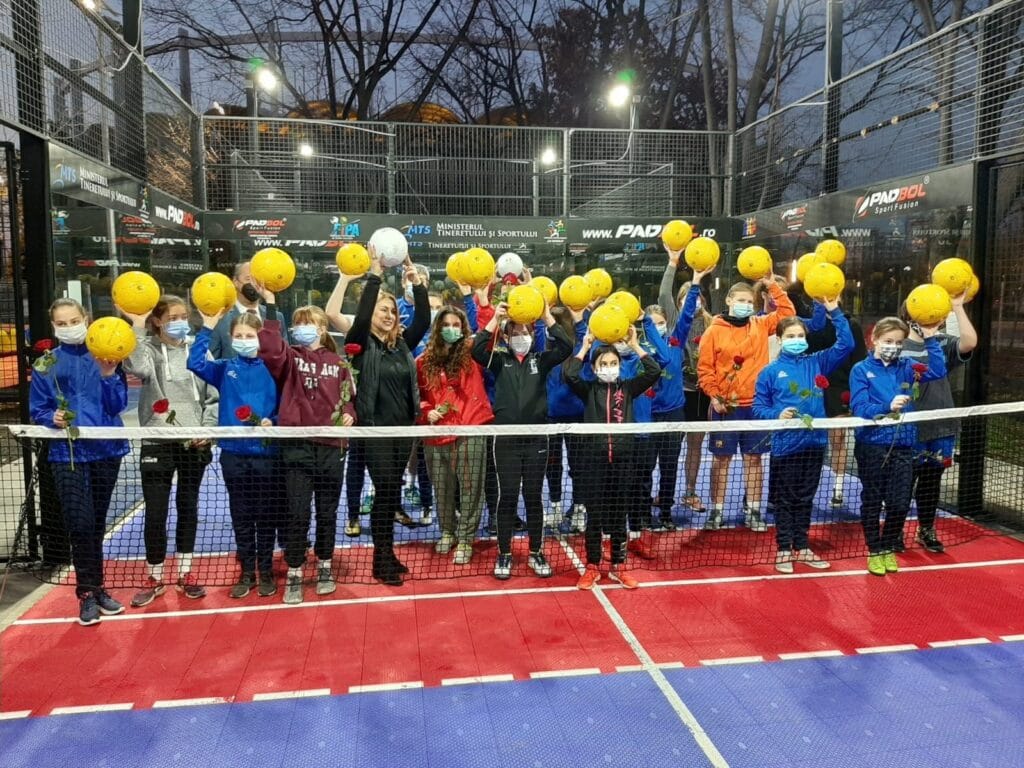 Padbol România și Fundația Alexandrion, împreună și de 8 Martie!