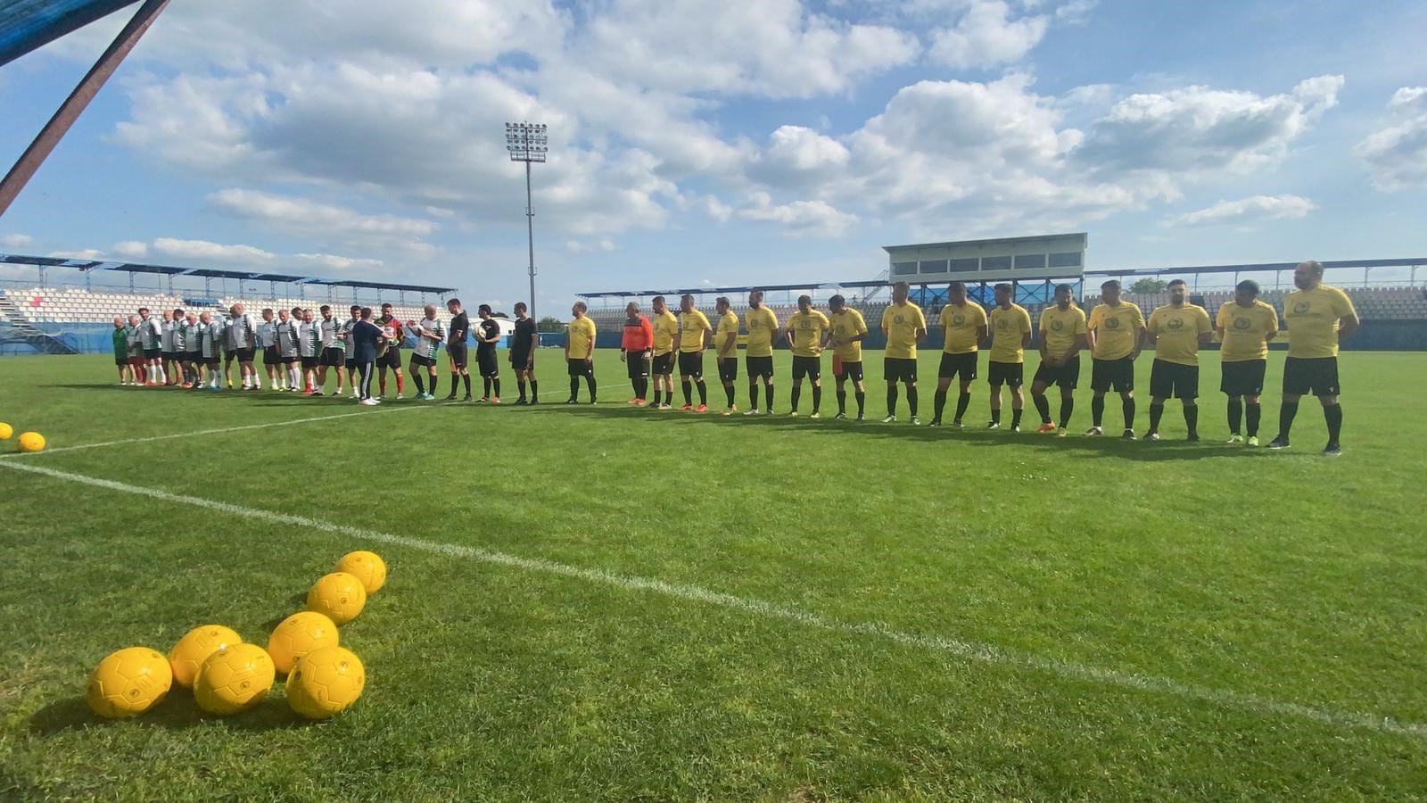 Meci demonstrativ in scop caritabil organizat de Alexandrion Group