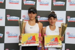 Eva Ionescu (simplu) și Andreea Komarov (dublu) au acces până în finalele Dr. Oetker Junior Trophy