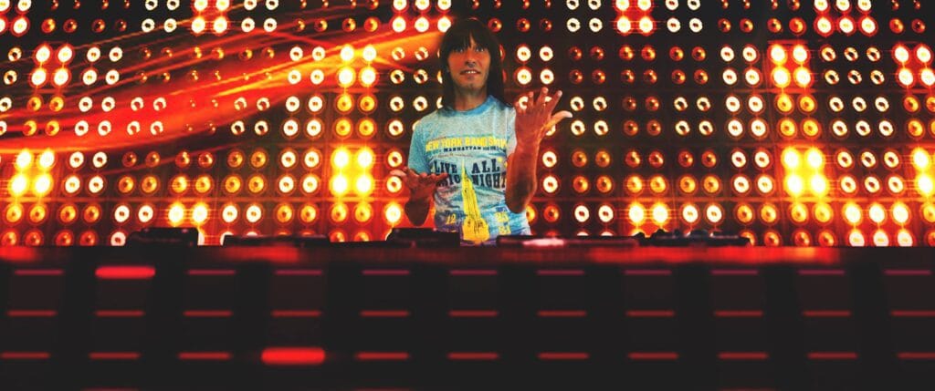 DJ DEGIANNY continua sa isi incante fanii cu noi mixuri de senzatie!