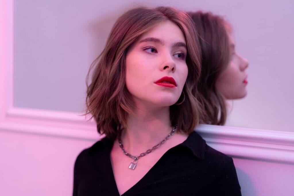 Meseria de model de videochat: ce abilitati poti dobandi atunci cand lucrezi in aceasta industrie