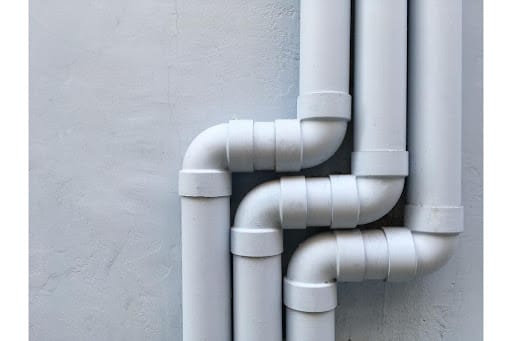 Care sunt pericolele pe care le prezintă țevile vechi