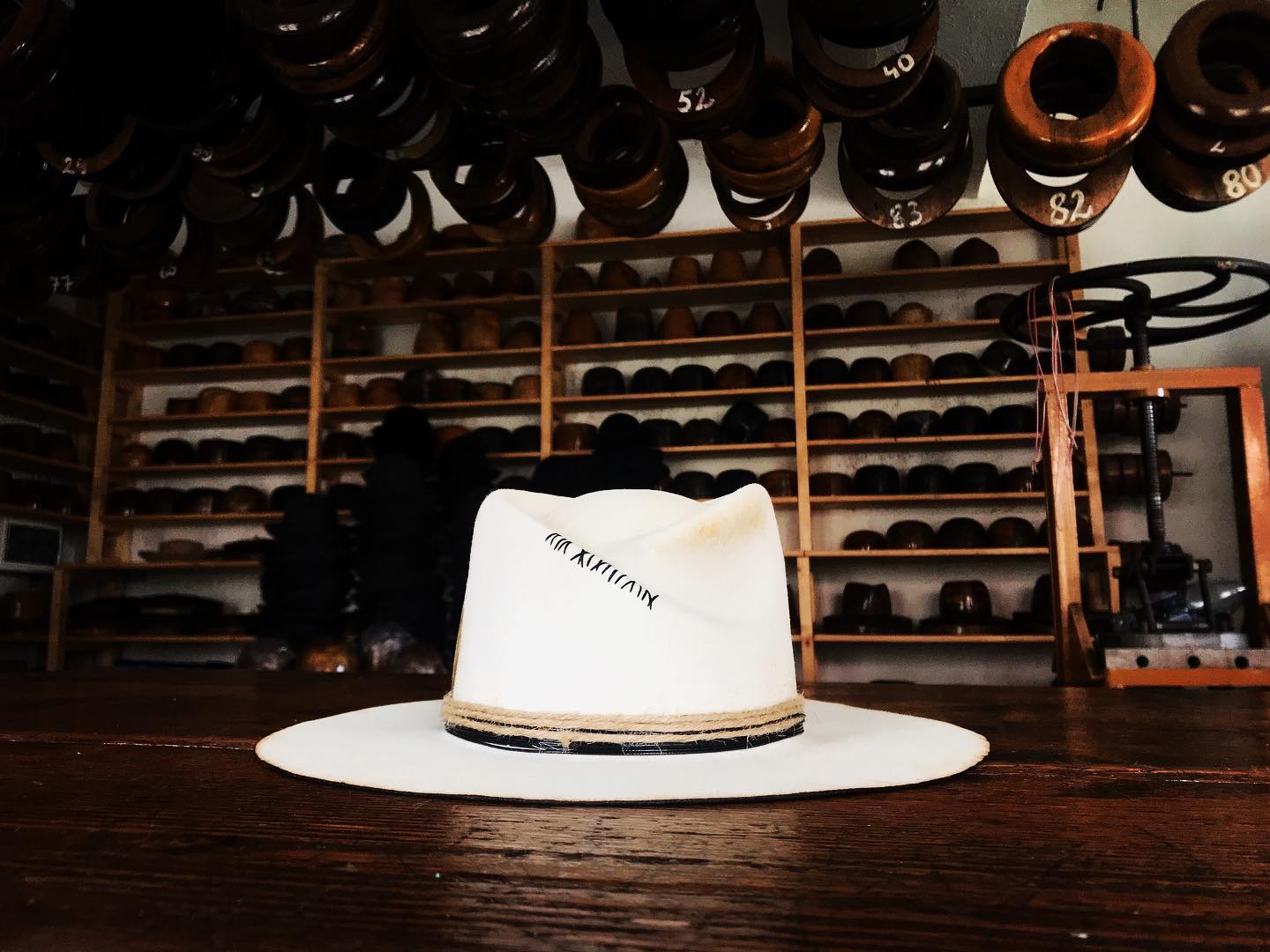 Pălăria Dădârlat, prima fabrică românească de pălării împlinește 125 de ani de existența