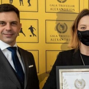 SPADA TAIE CAPUL CE SE PLEACĂ, Ana-Maria Popescu
