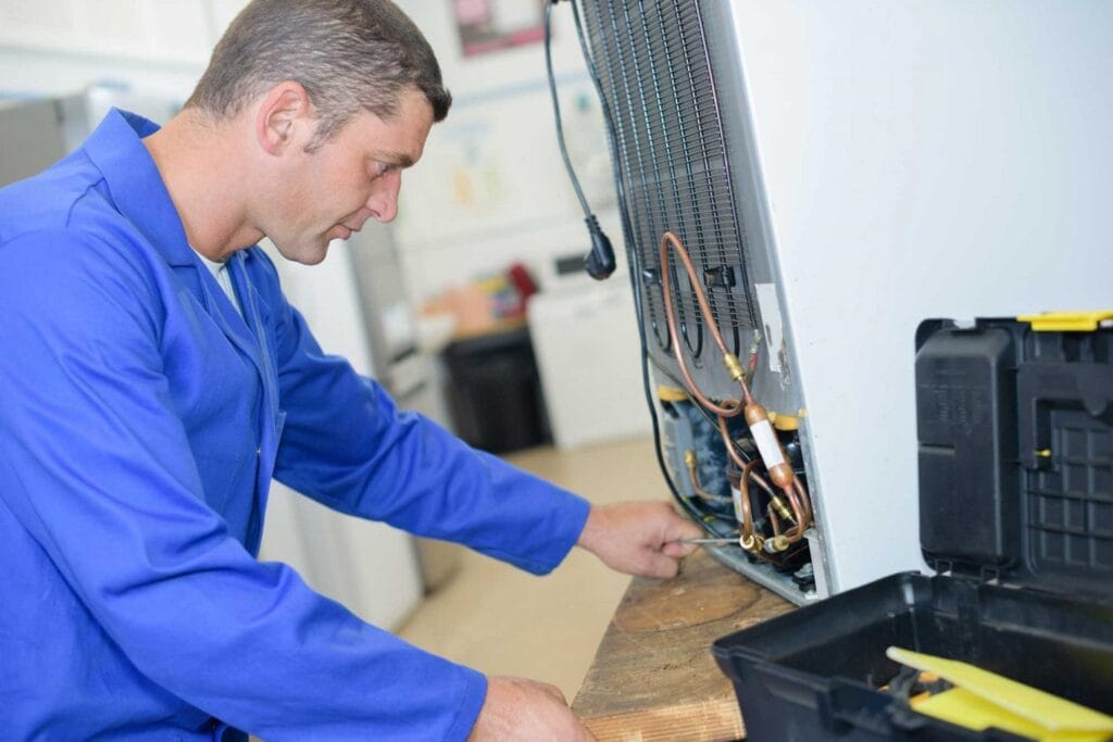 Cand ar trebui sa spui „stop” improvizatiilor si sa apelezi la servicii reparatii chillere?