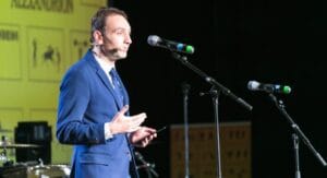 PATRIOTISM. 1 DECEMBRIE E O SCENĂ PE CARE CÂTEODATĂ E GREU SĂ INTERPRETEZI UN ROL AUTENTIC