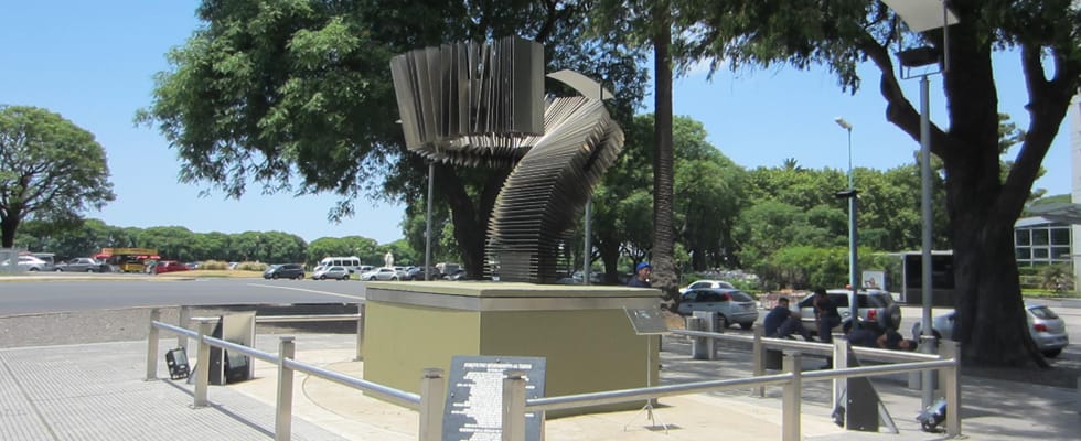 Un monument pentru pasionalul tango. Ziua Internațională a Dansului – 29 aprilie