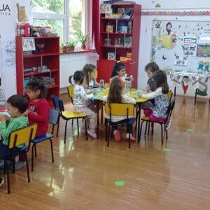 Prietenii autentici ai păsărilor şi arborilor armonizează visul interior cu mediul