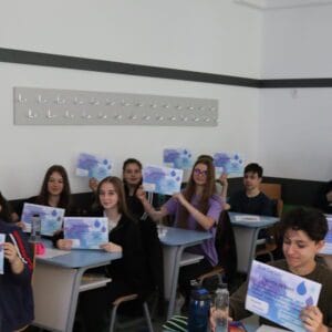 Evenimentul „Ape curate asumate”. Copiii şi elevii susţin curăţenia apei şi a emoţiilor interioare
