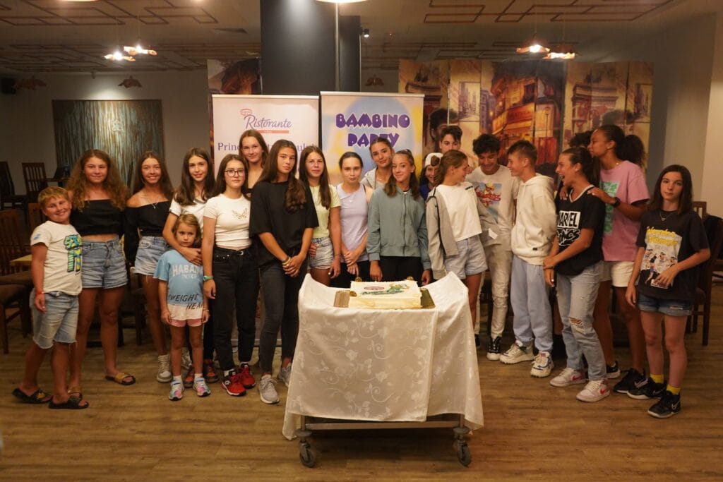 Câștigătoarea și finalista de la Wimbledon U 14 au participat la Players Party Argeș Cup