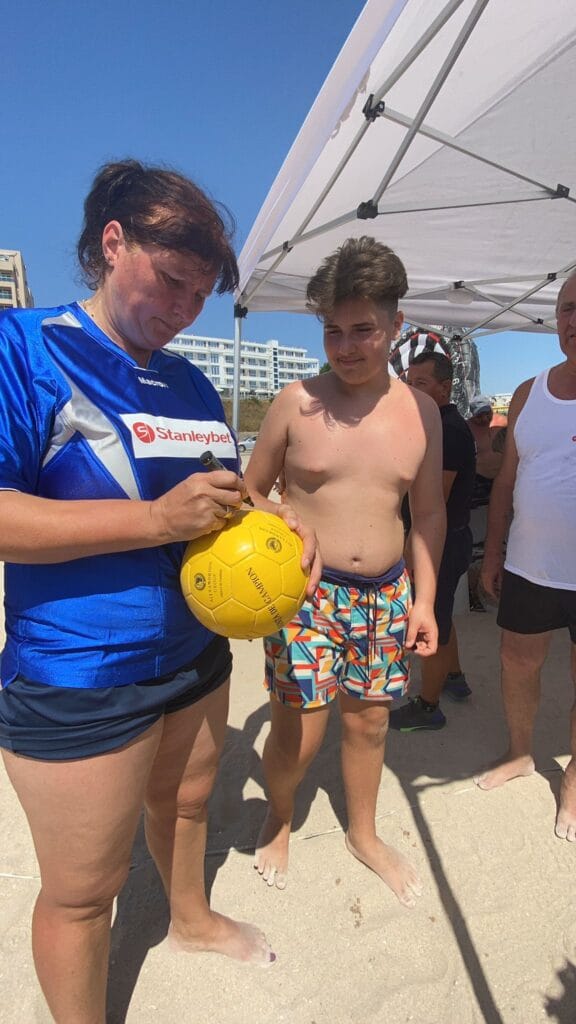 Actiunea “mingi pentru suporteri” din nou la mare ! Actiunea “mingi pentru suporteri” din nou la mare !