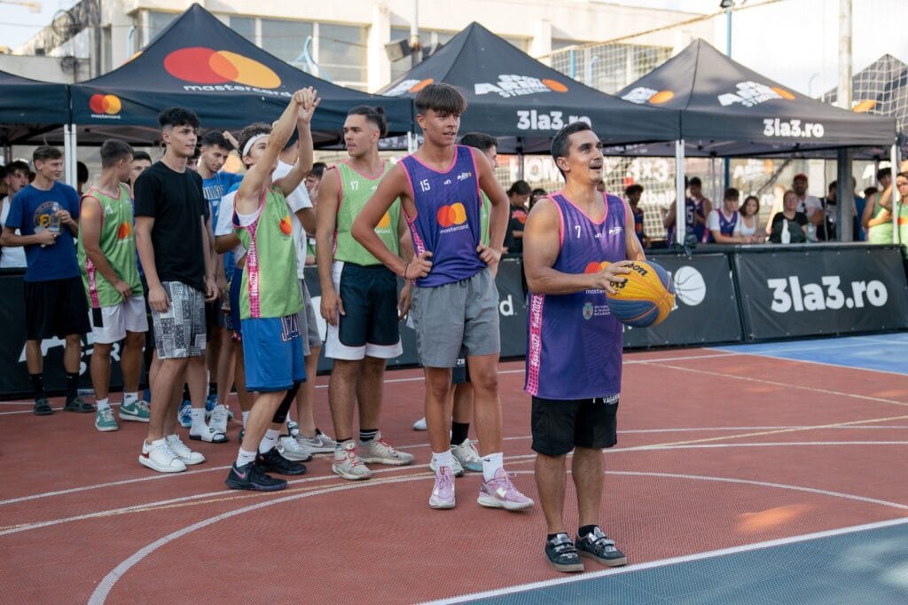 Marian Drăgulescu, printre giganți, pe terenul de baschet: A fost ultimul turneu Sport Arena Streetball înainte de marea finală din septembrie