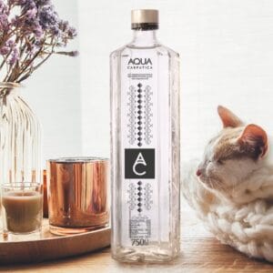 Aqua Carpatica, lider în topul celor mai vizibile branduri de apă în online din luna august