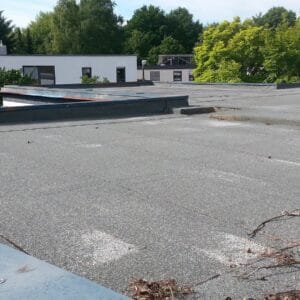 Ce este cartonul bitumat și cum poți să îl folosești în construcția casei