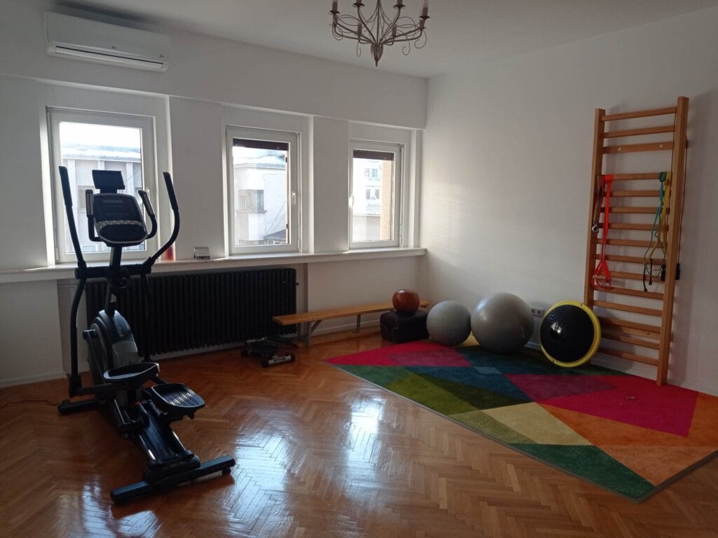 Kinetoterapia – recuperare în cazul îmbolnăvirilor neuro-musculo-articulare. Recomandările Osteomedicare