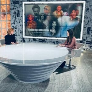 27 martie – Ziua mondială a teatrului. Recomandam un one woman show multimedia creat şi interpretat de Claudia Motea