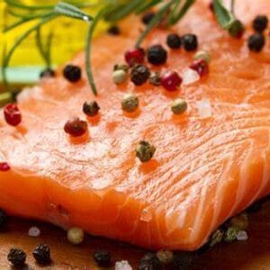 Care este mai sănătos : somonul sălbatic sau de crescătorie?