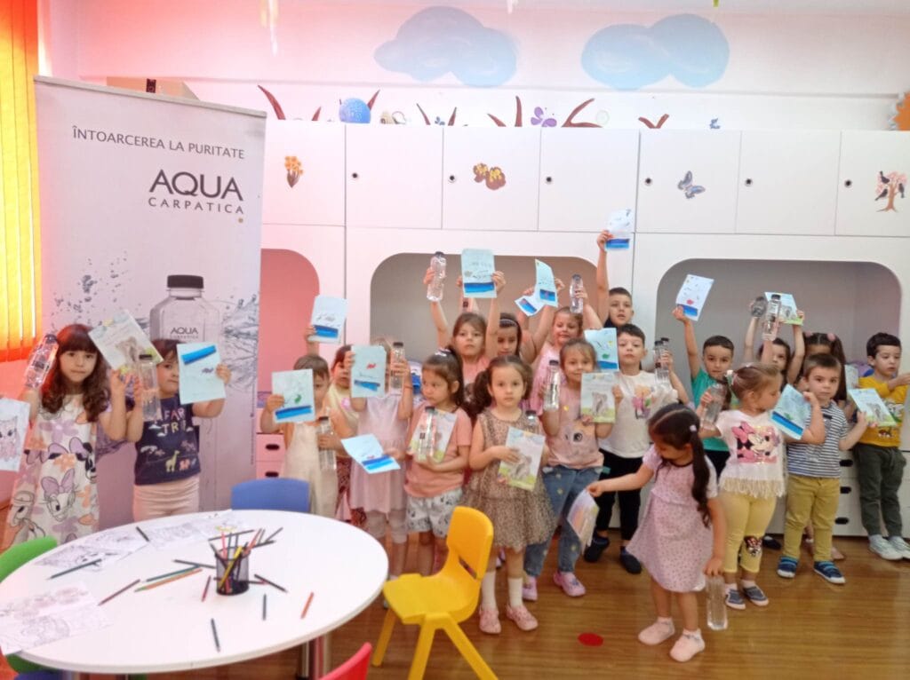 Copiii menţin curat mediul acvatic al Oceanelor #apecurateasumate