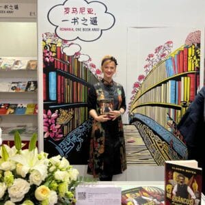Claudia Motea  – reprezentanta Romȃniei, ȋn calitate de actriţă şi scriitoare, la Târgul Internațional de Carte din Beijing