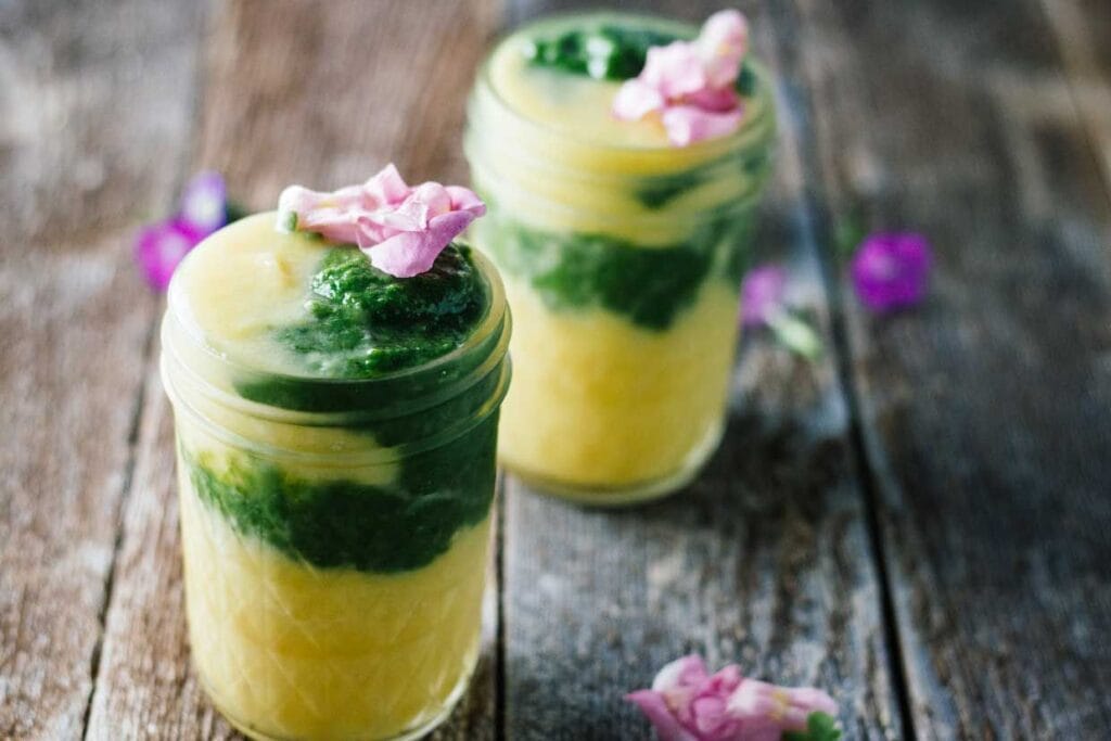 Smoothie gustos cu ananas si turmeric. Excelent impotriva simptomelor de raceala