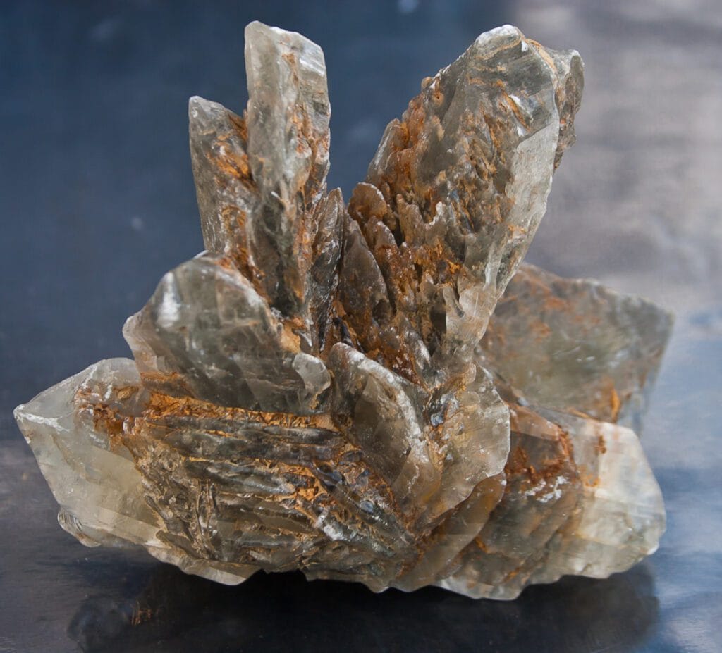 Selenitul este piatra perioadei, de Ziua Geologului