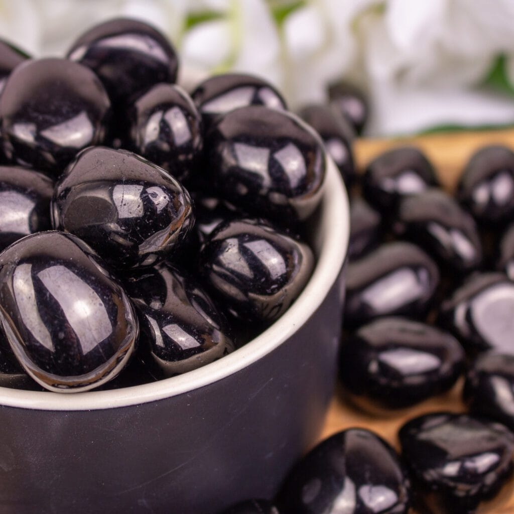 Știința și Originea Jetului, o varietate de lignit pentru bijuterii