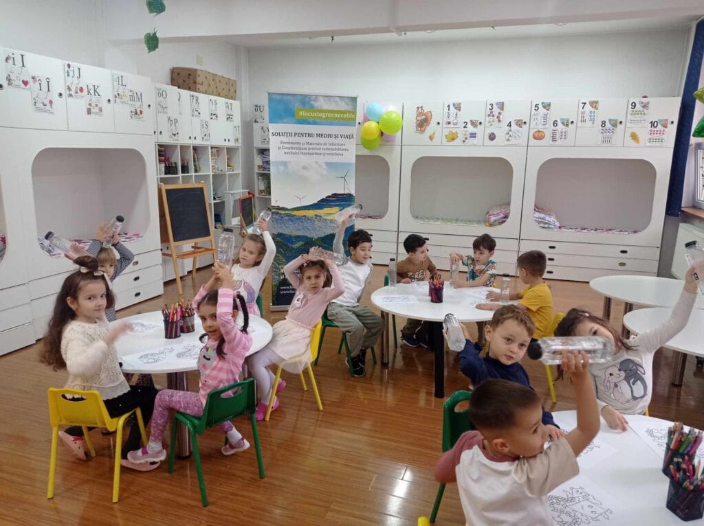 Vino şi tu la o plimbare haioasă cu zmeul prin natură. Zâmbete la #focustogreenecolife