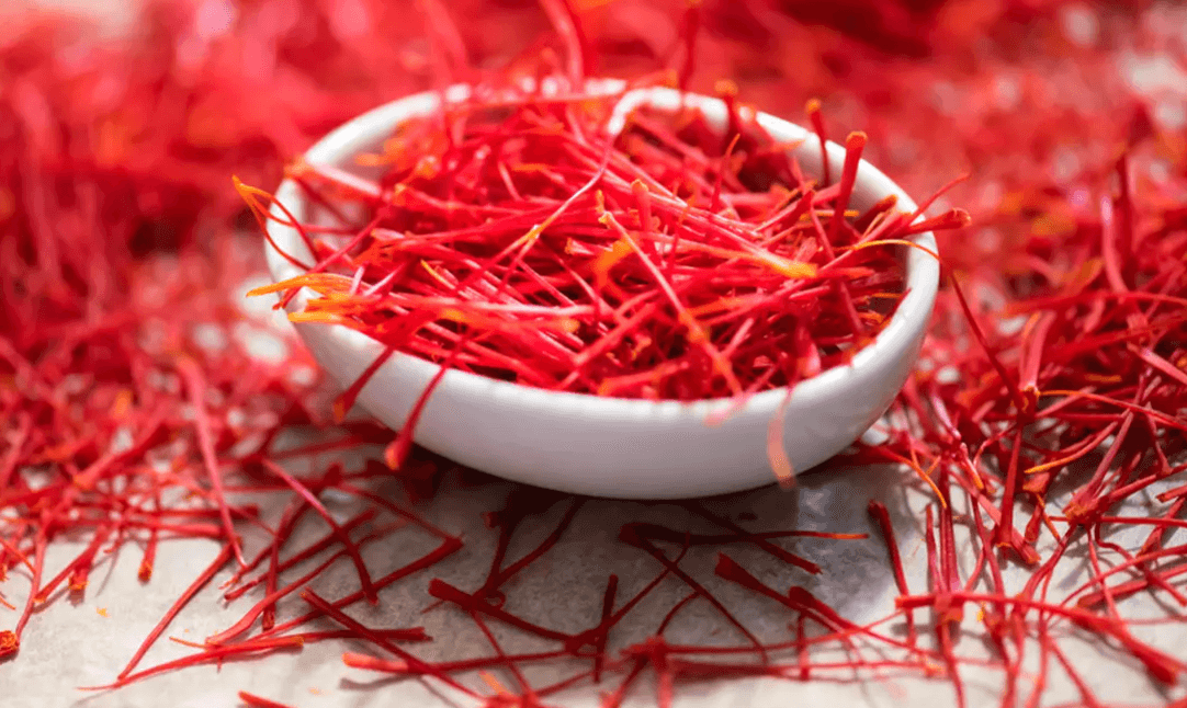 Șofranul. Cum se consumă planta numită și “aurul roșu”