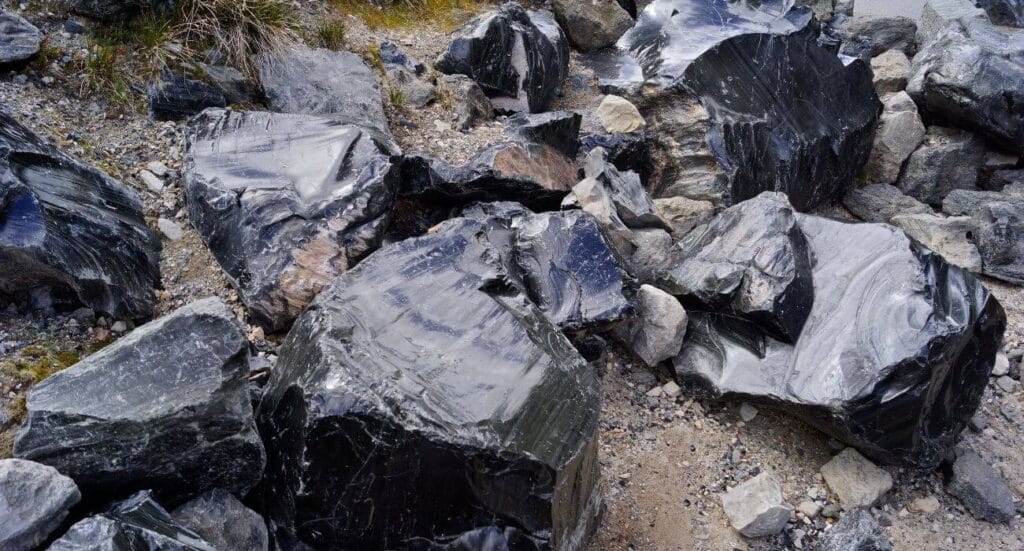 Obsidianul, pentru alinierea centrelor energetice ale corpului Obsidianul, pentru alinierea centrelor energetice ale corpului