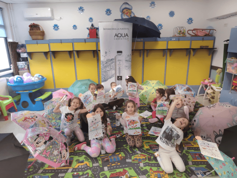 Ploaie funny cu „Ape curate asumate”, de Ziua Internaţionalǎ a Umbrelei